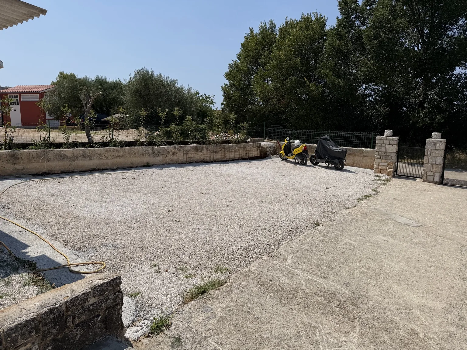 Privatni parking Nagel Suites